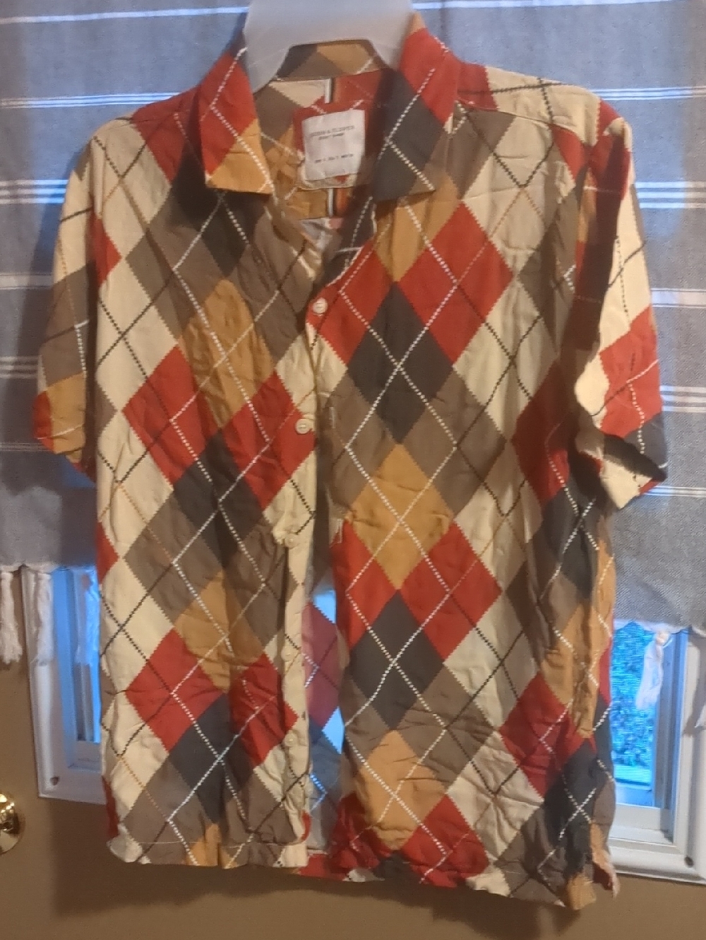 Men's Short-Sleeve Argyle Button-Down Shirt in Red, Tan & Black